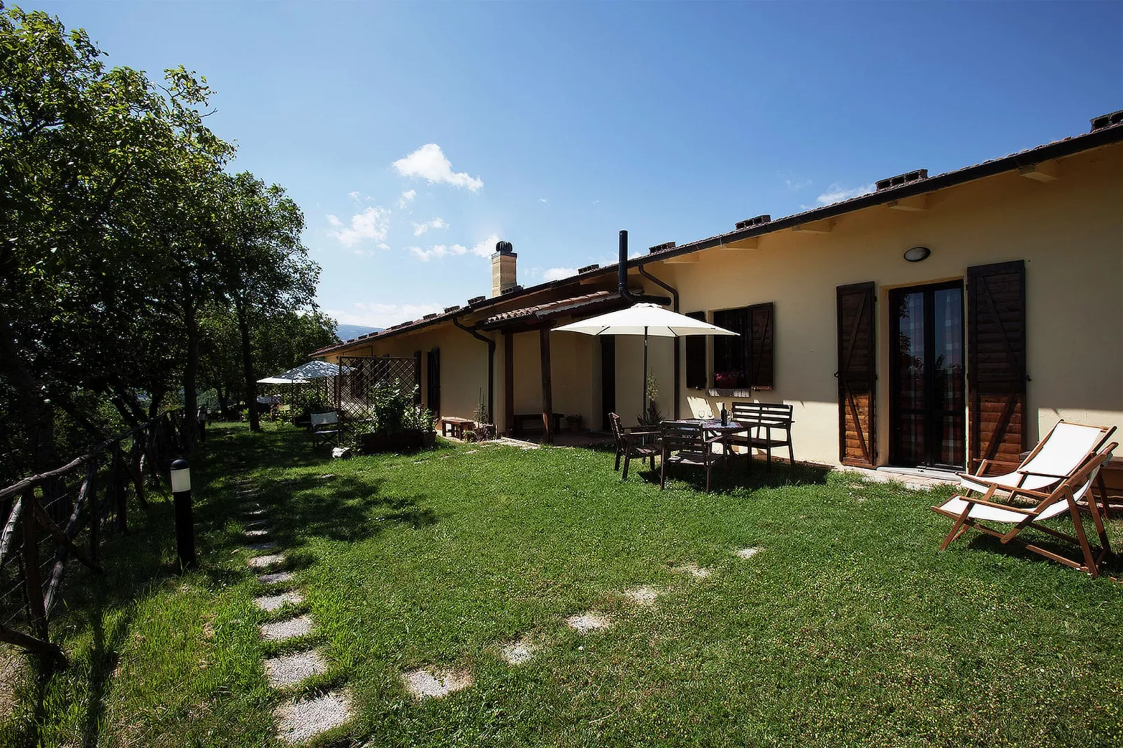 Glicine-Terrasse/Balkon