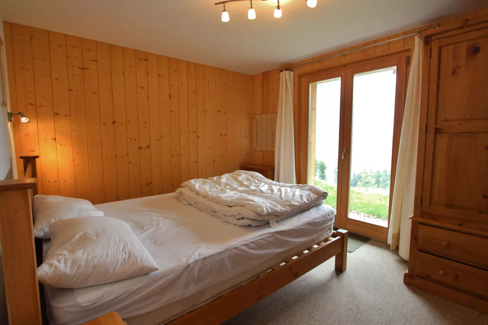 Charmille-Bedroom