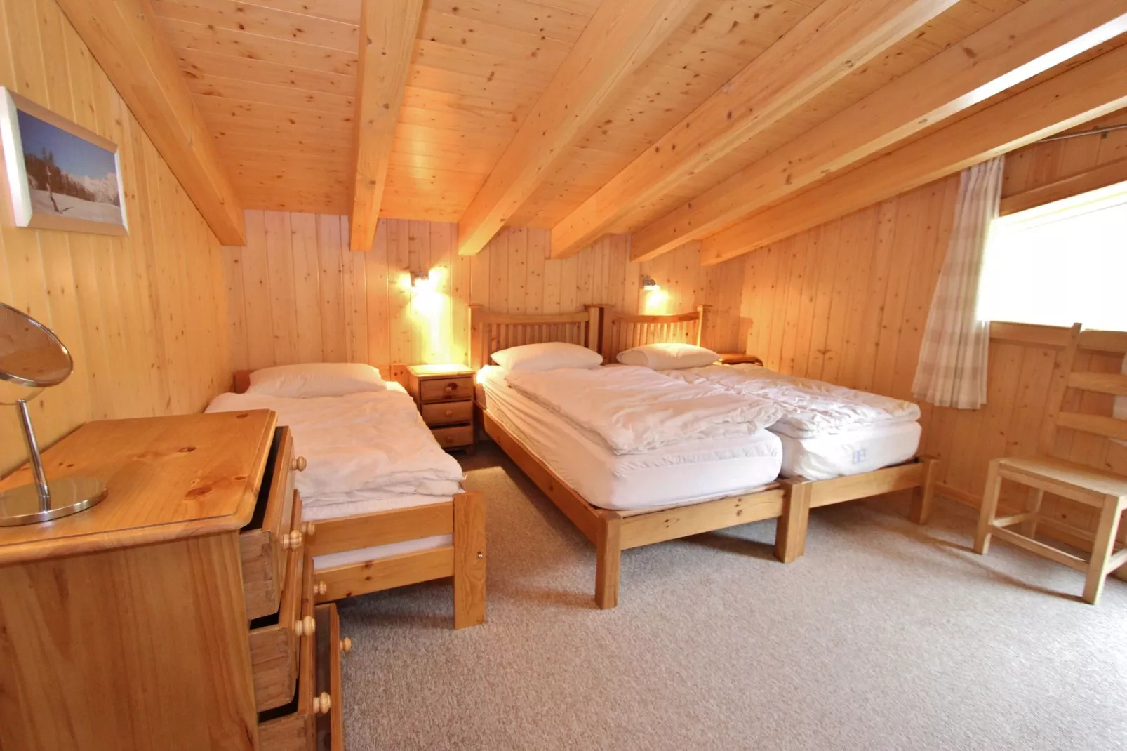 Charmille-Bedroom