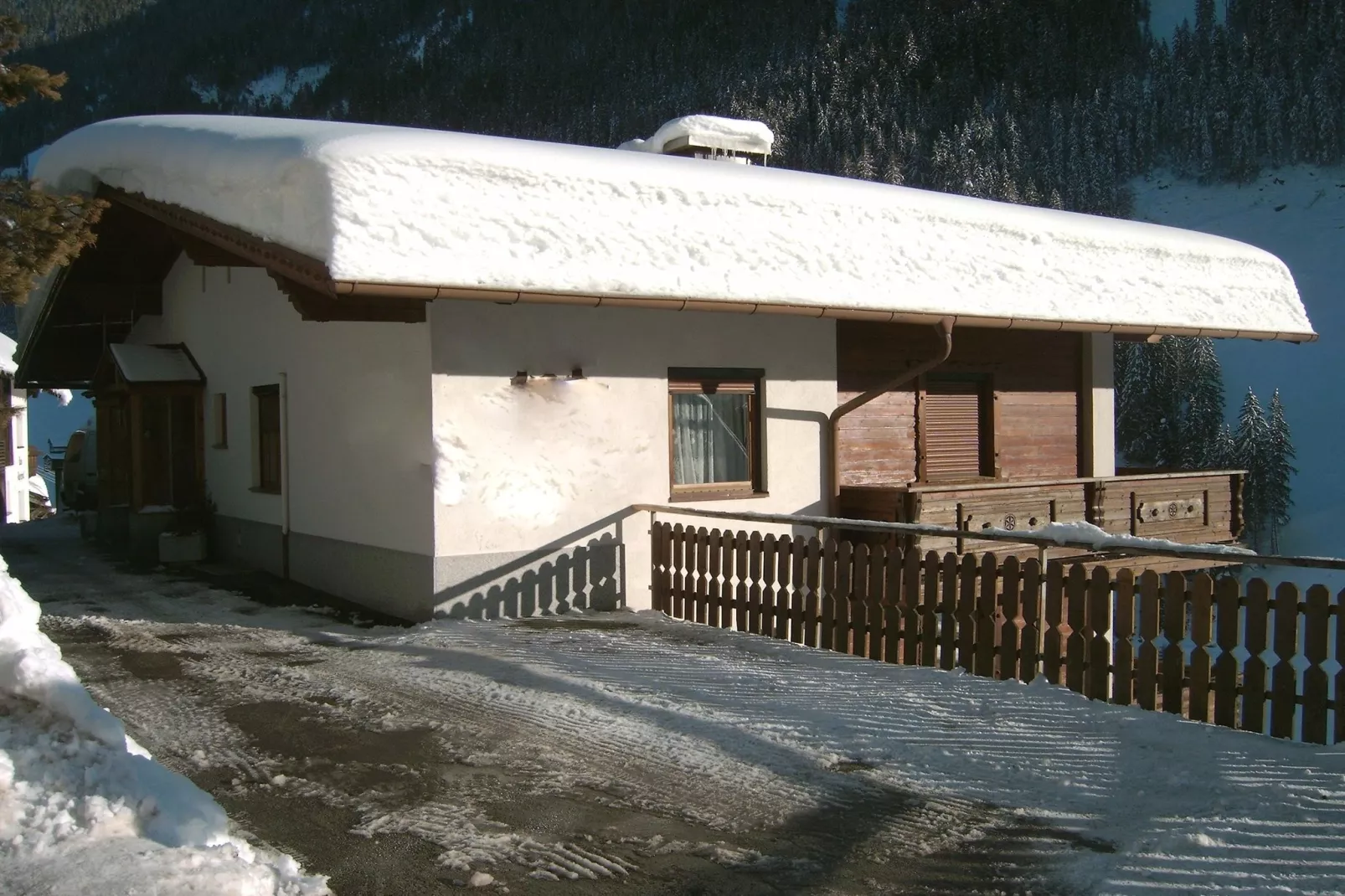 Sophie-Exterior in winter
