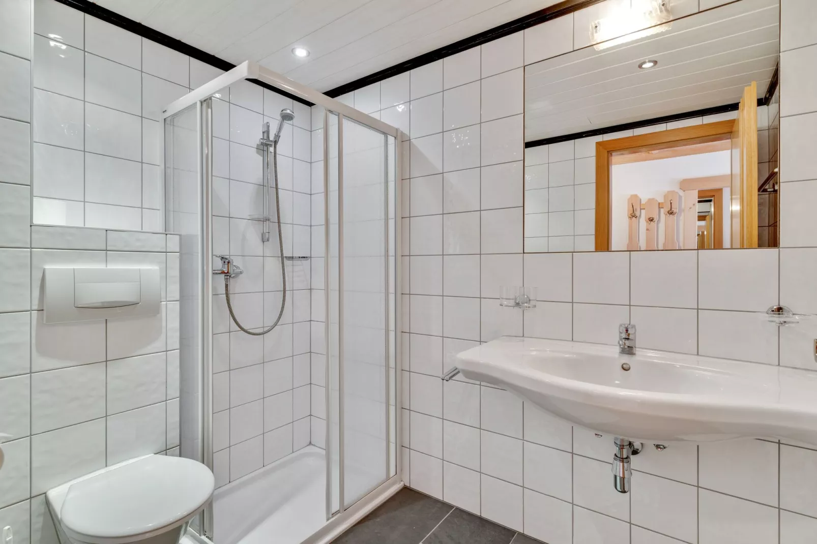 Sophie-Bathroom