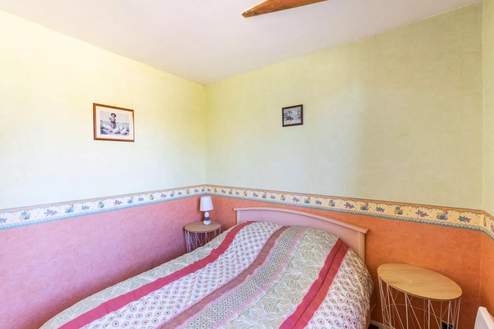 Maison de vacances Montaigu la Brisette-Chambre