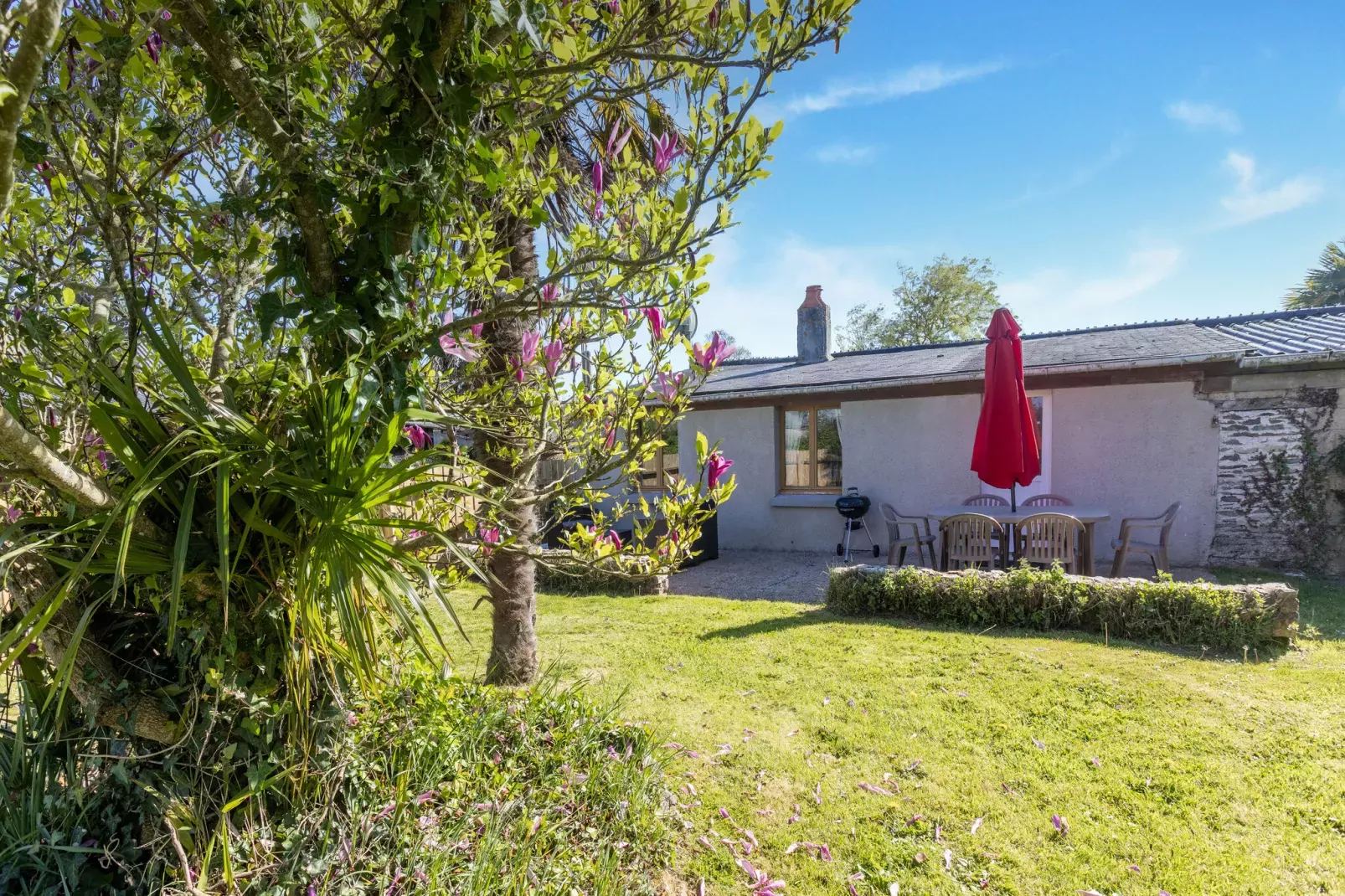 Maison de vacances Montaigu la Brisette-Jardin d'été