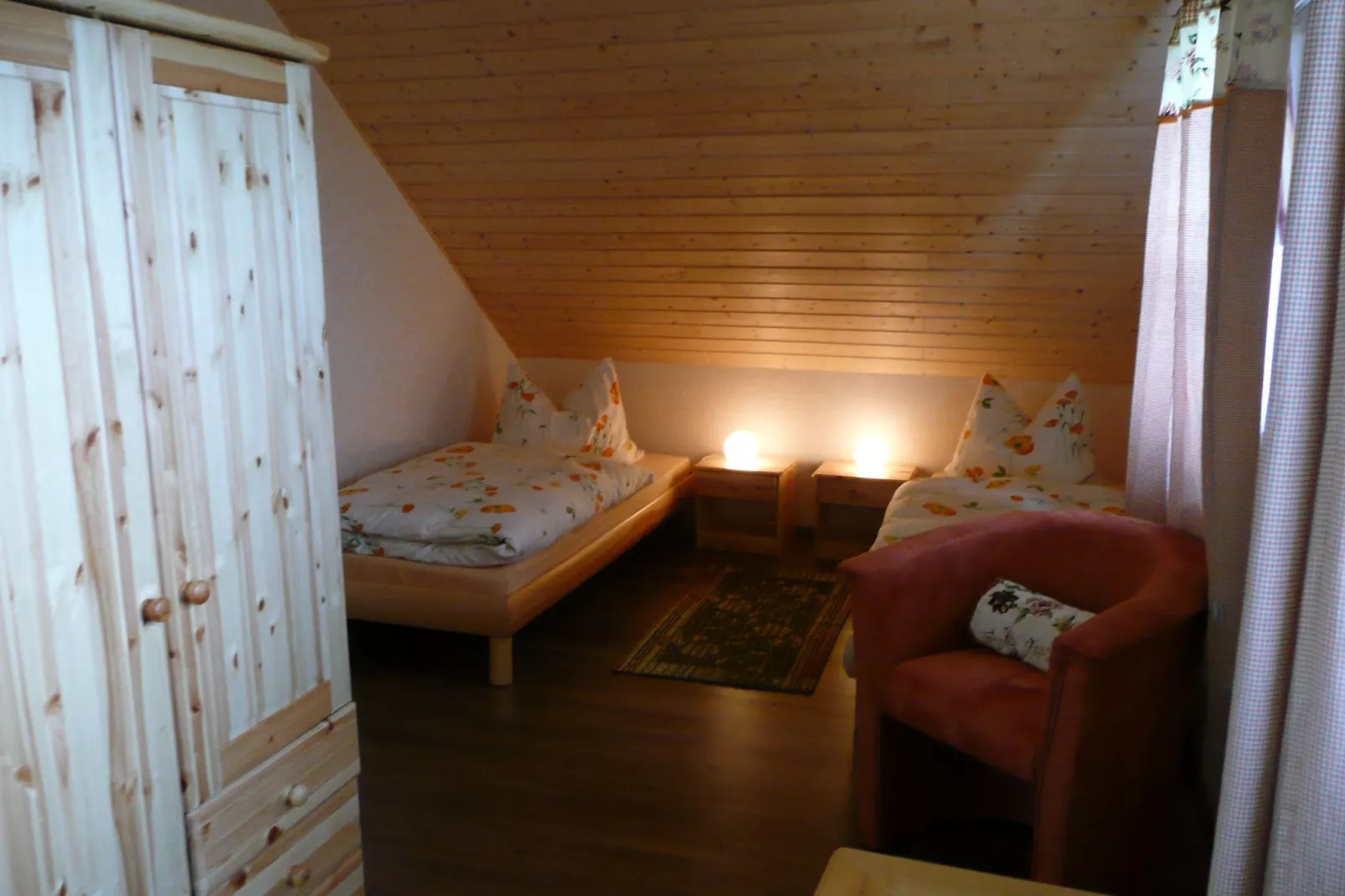 Naturstammhaus-Schlafzimmer