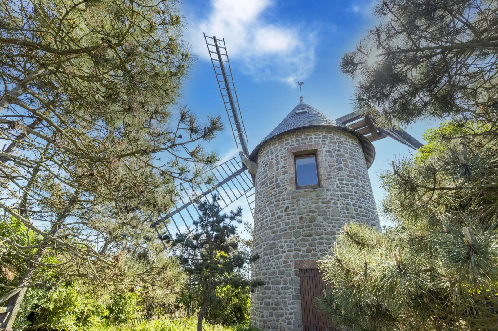 Maison de vacances Montaigu la Brisette-Zones d'été à 5 km