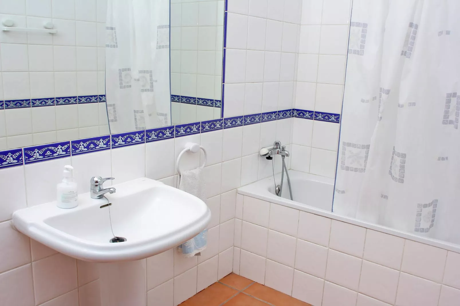 Canyar Enzell-Bathroom