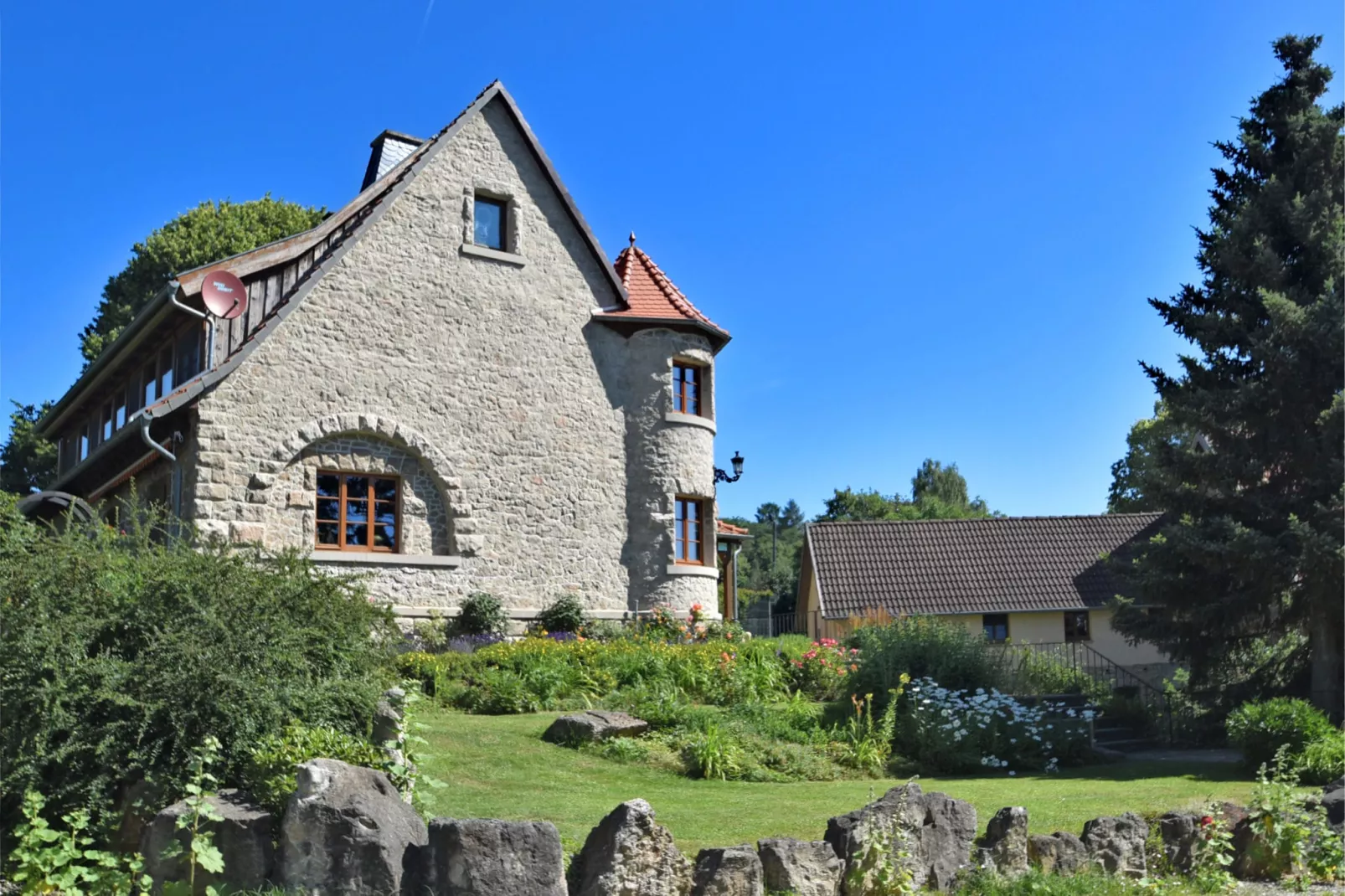 Villa Türmchen-Exterior summer