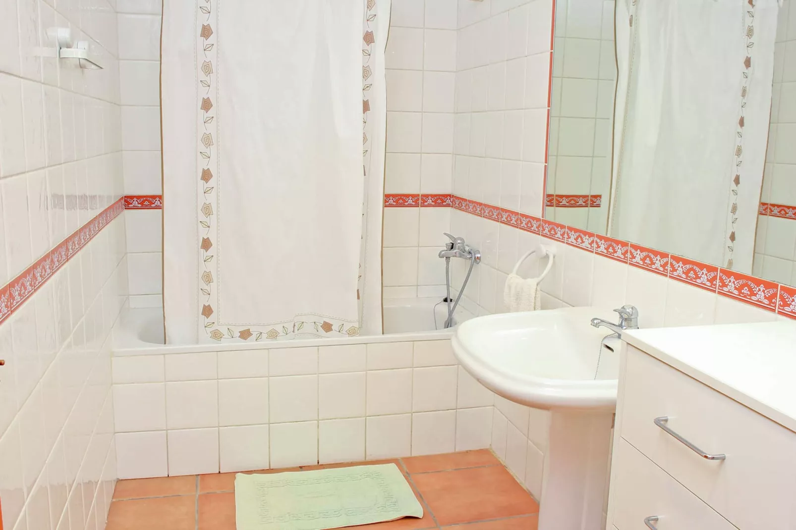 Canyar Enzell-Bathroom