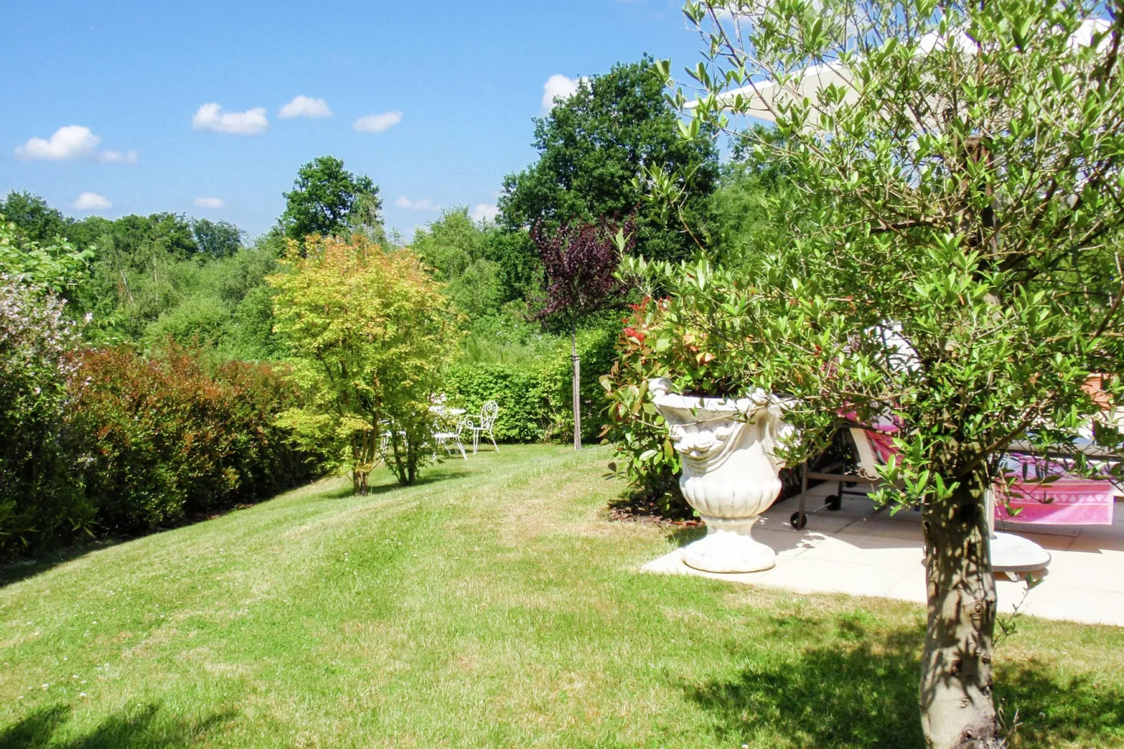La Haute Prèze 34 près de la Dordogne-Gärten Sommer