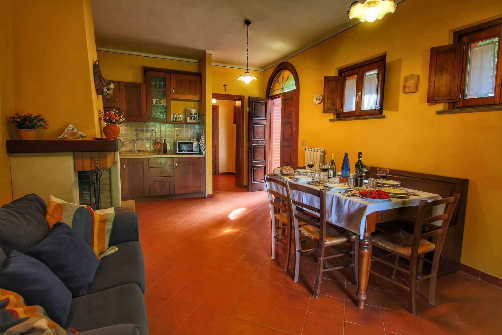 Camillo-Living room