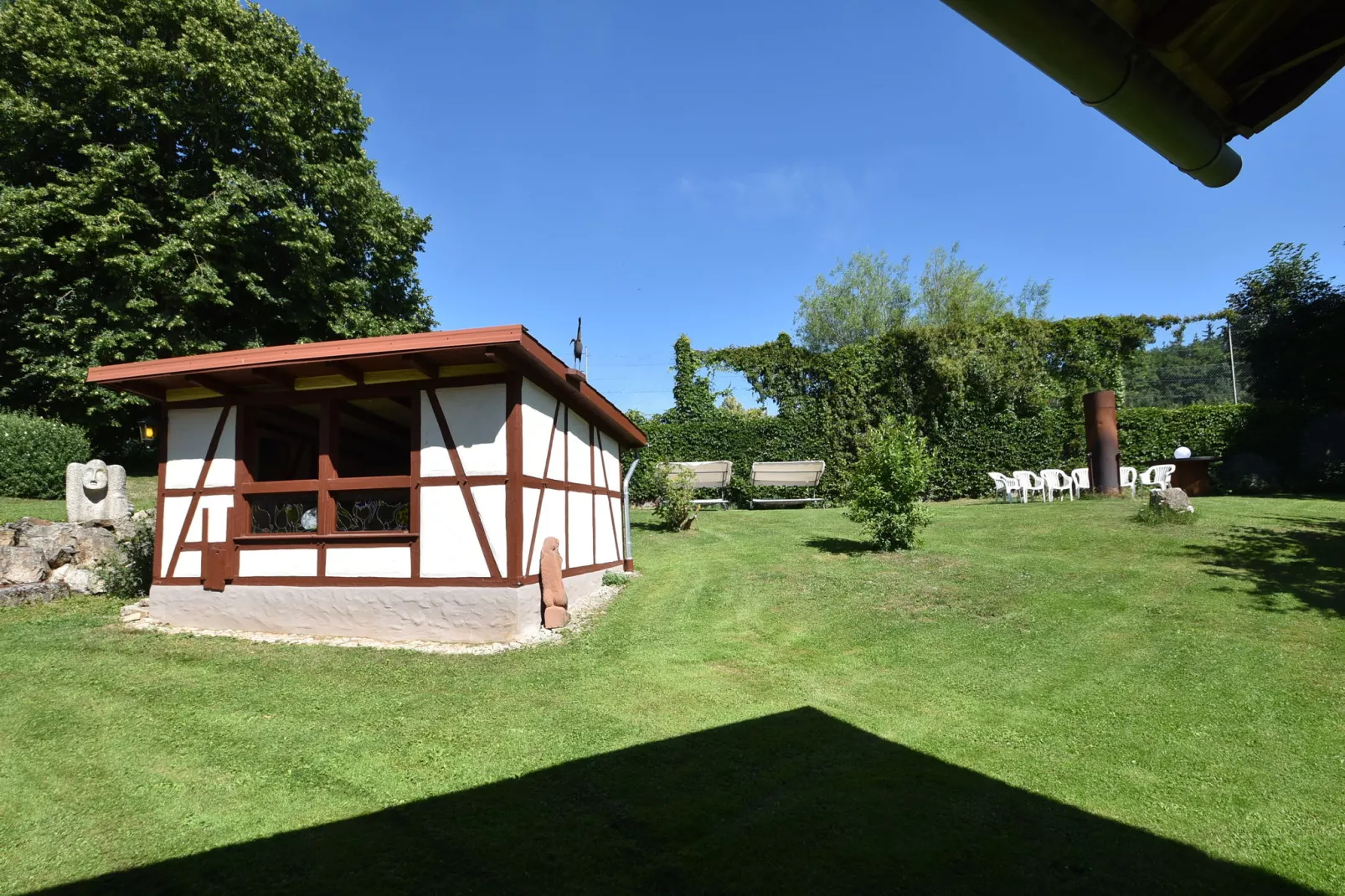 Villa Türmchen-Gardens summer