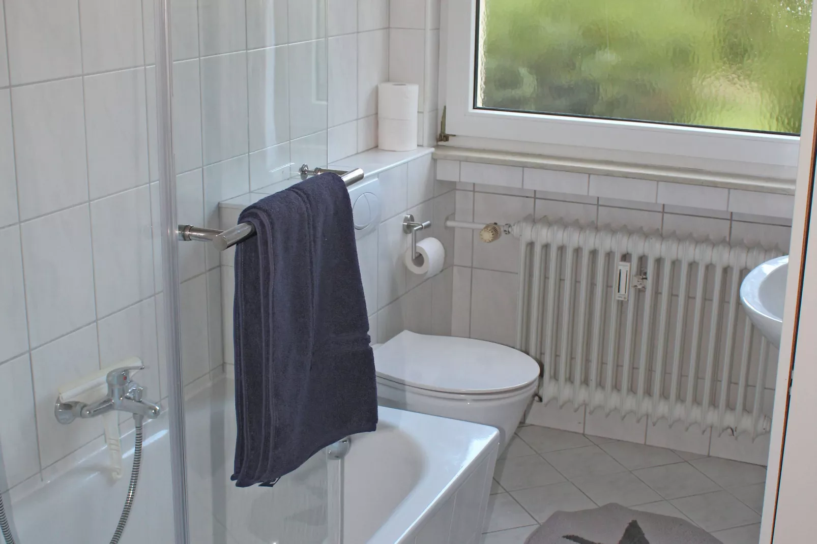 Im Weserbergland-Bathroom