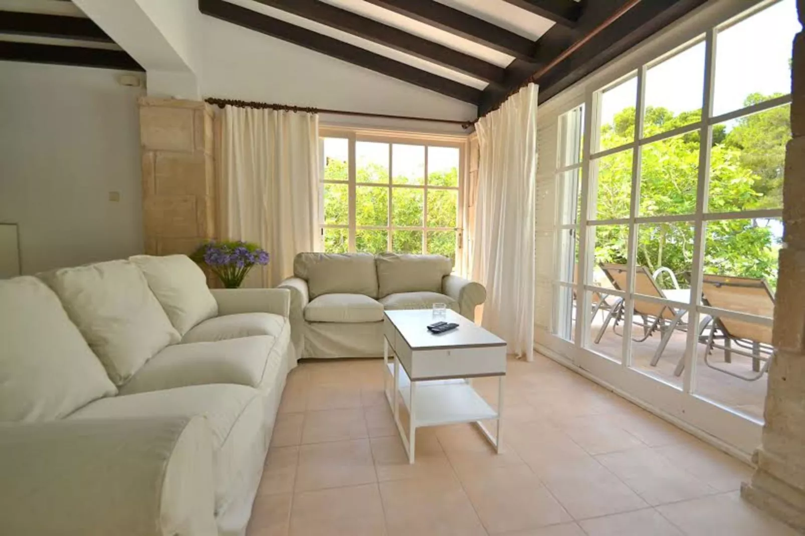 Blu Marine-Living room