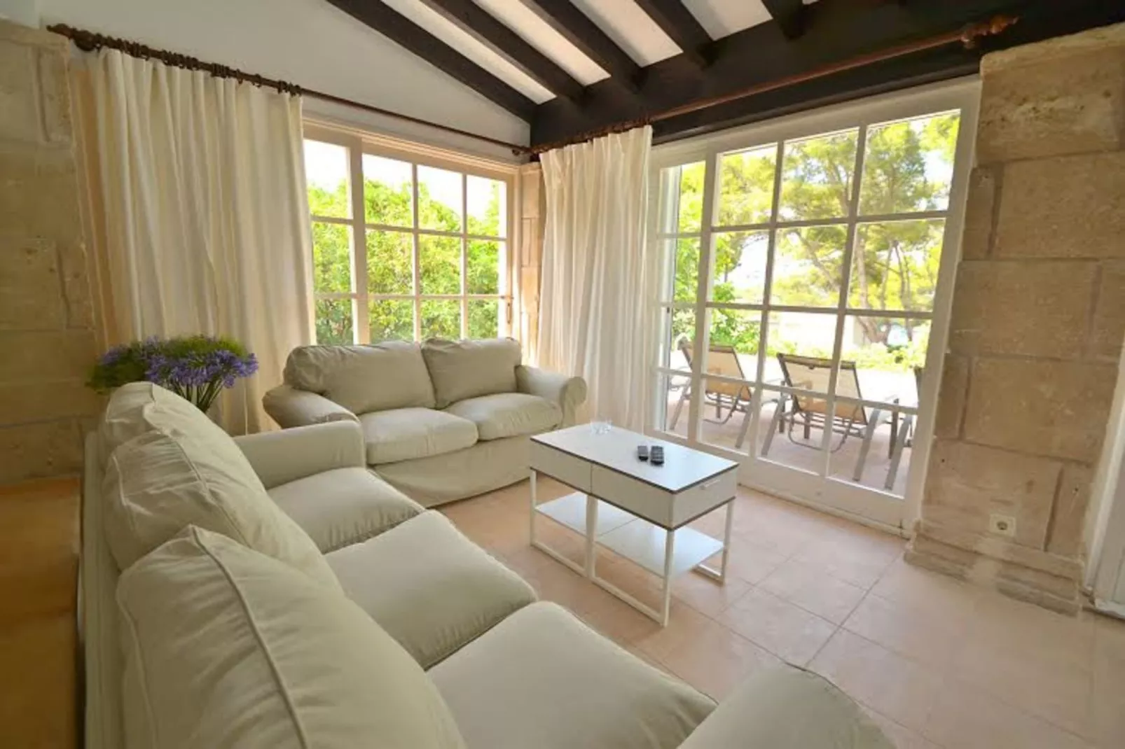 Blu Marine-Living room
