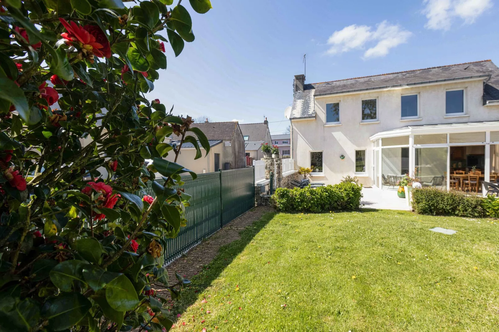 MAISON LEBLOND/MONTAIGU-Exterior summer