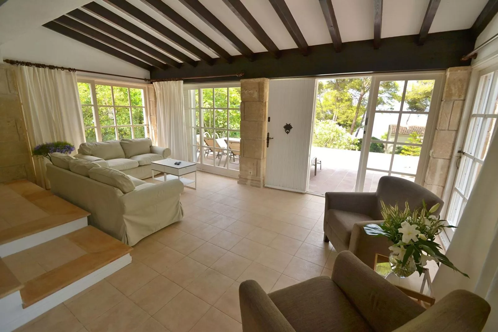 Blu Marine-Living room