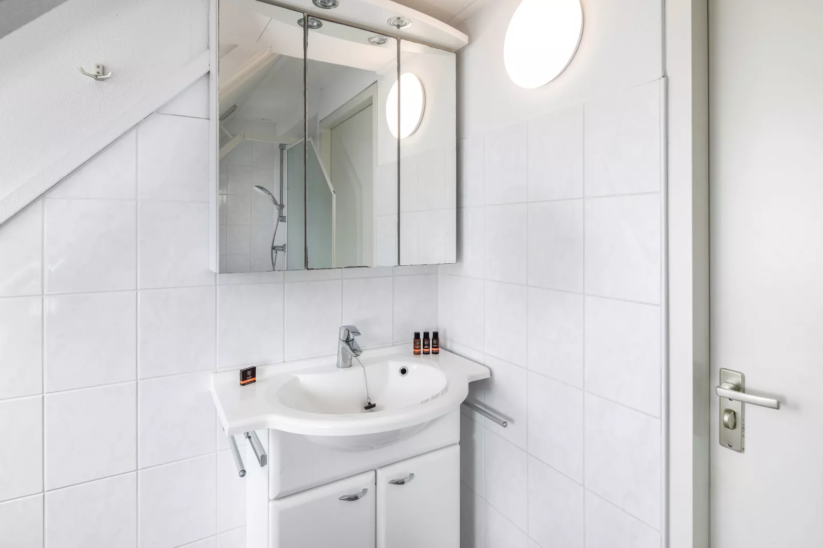 Aquadelta 27-Bathroom