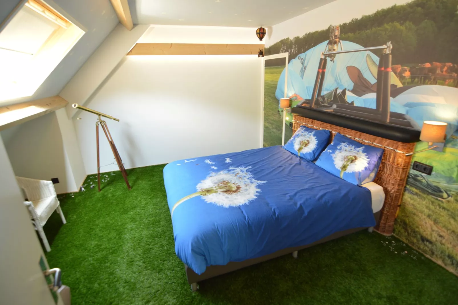 Jules Verne-Bedroom