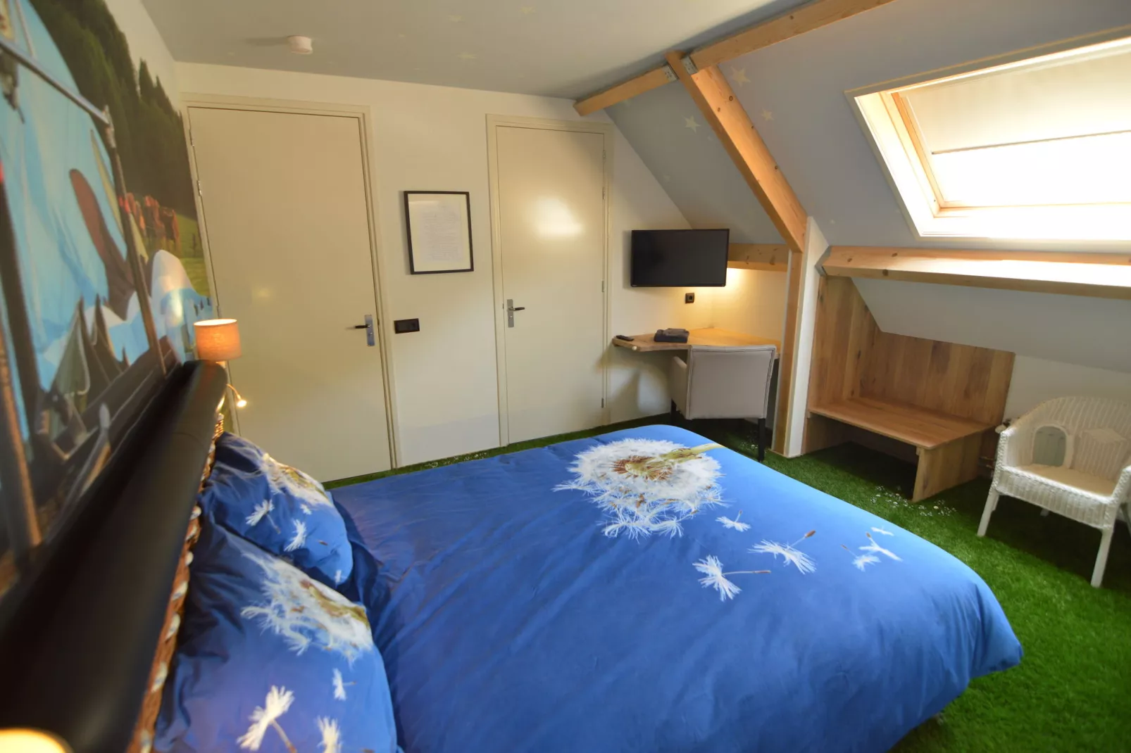 Jules Verne-Bedroom