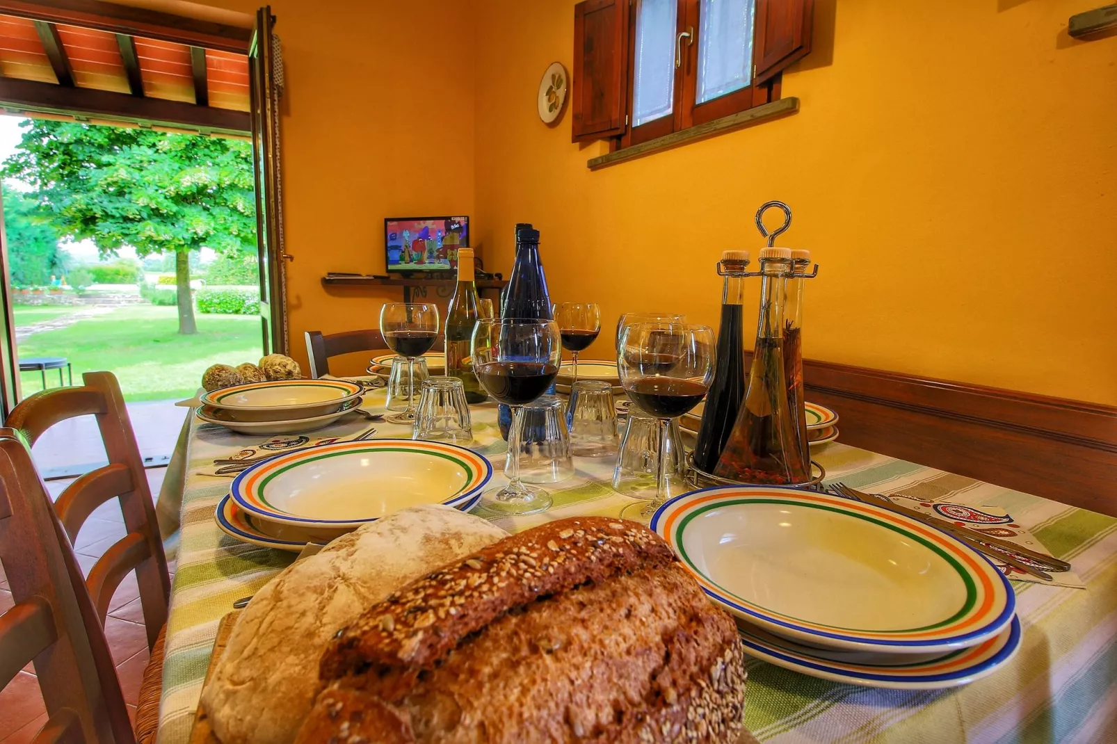 Tosco-Dining room
