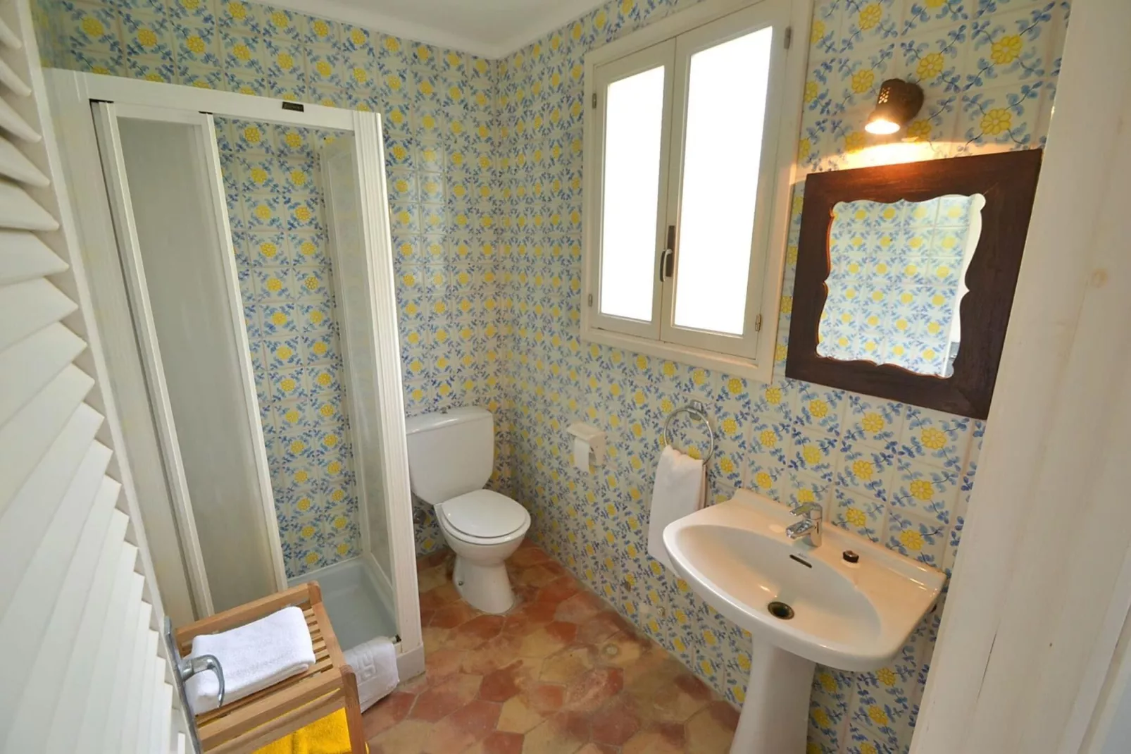 Blu Marine-Bathroom