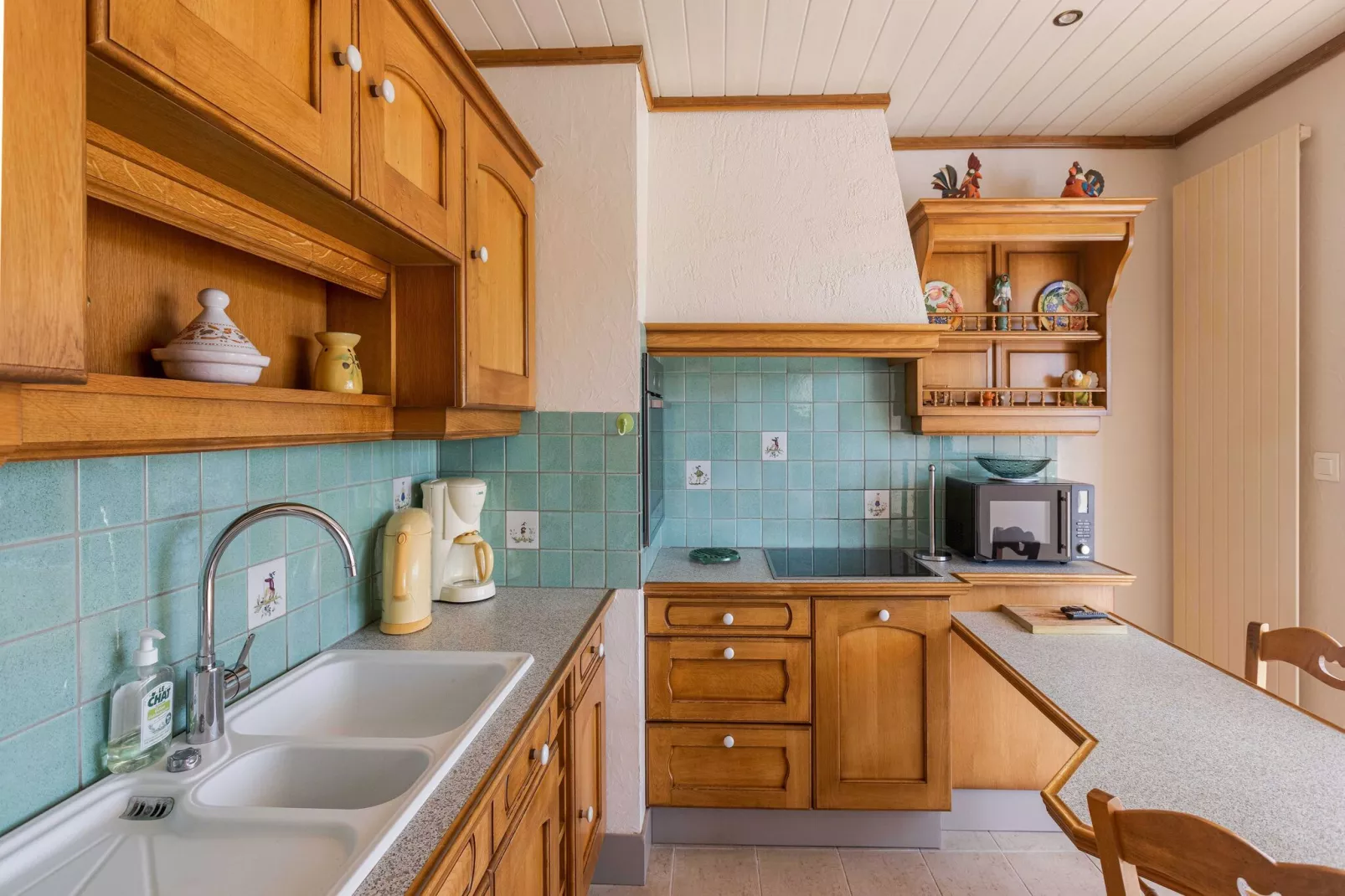 MAISON LEBLOND/MONTAIGU-Kitchen
