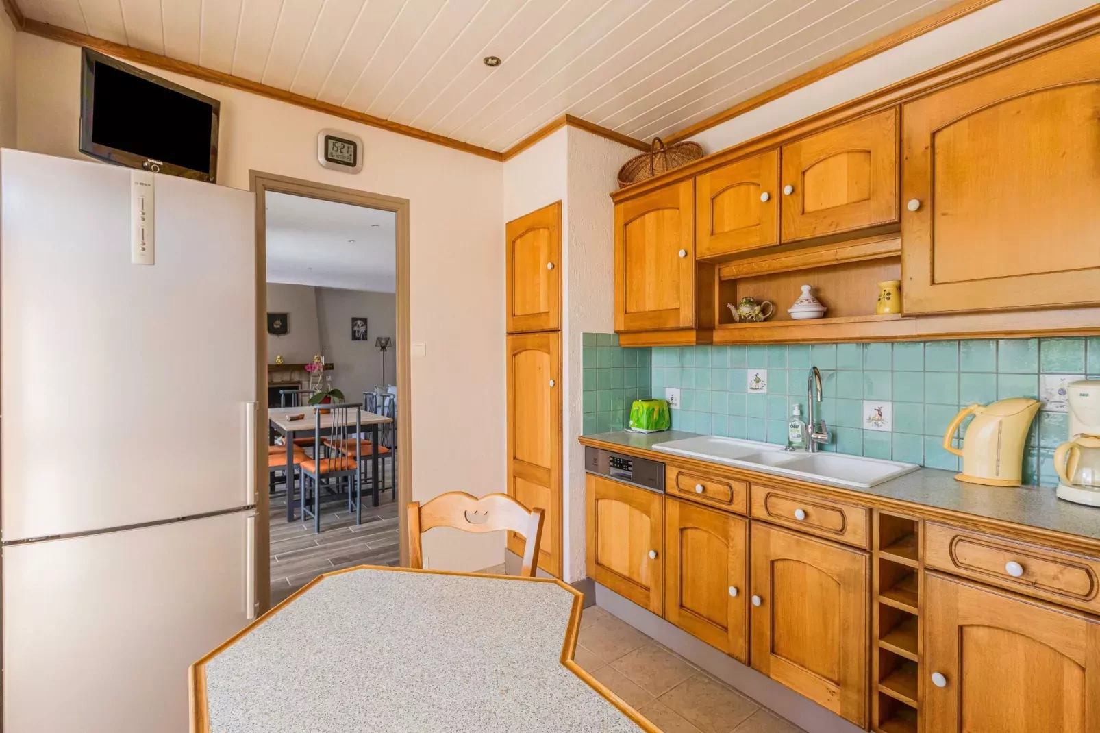 MAISON LEBLOND/MONTAIGU-Kitchen