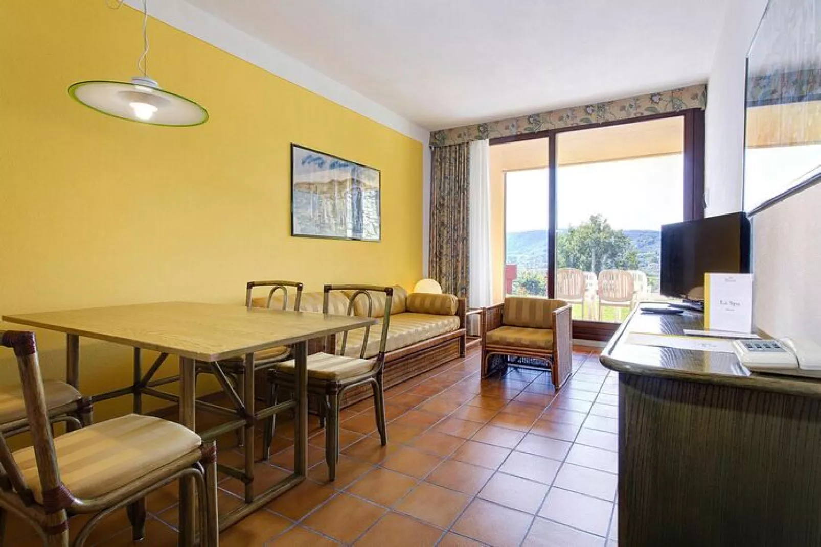 Apartments Poiano, Garda-bilo lake view-Wohnzimmer