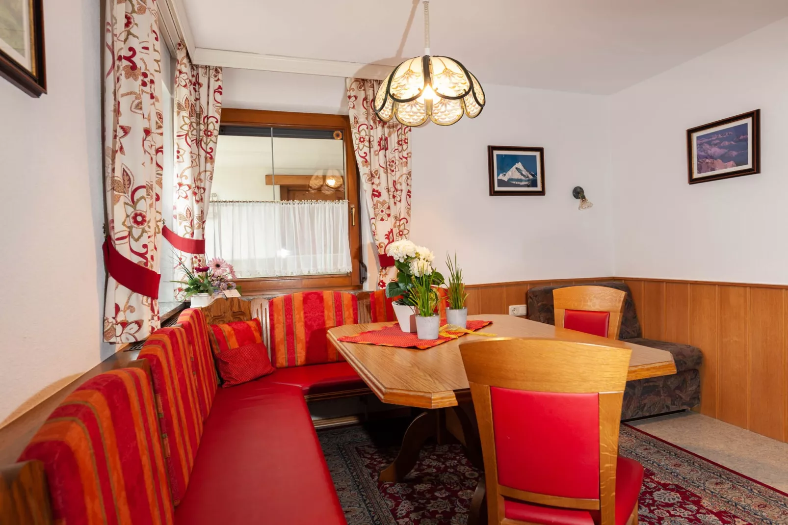 Aurora Winter & Sommer 4-5-Dining room
