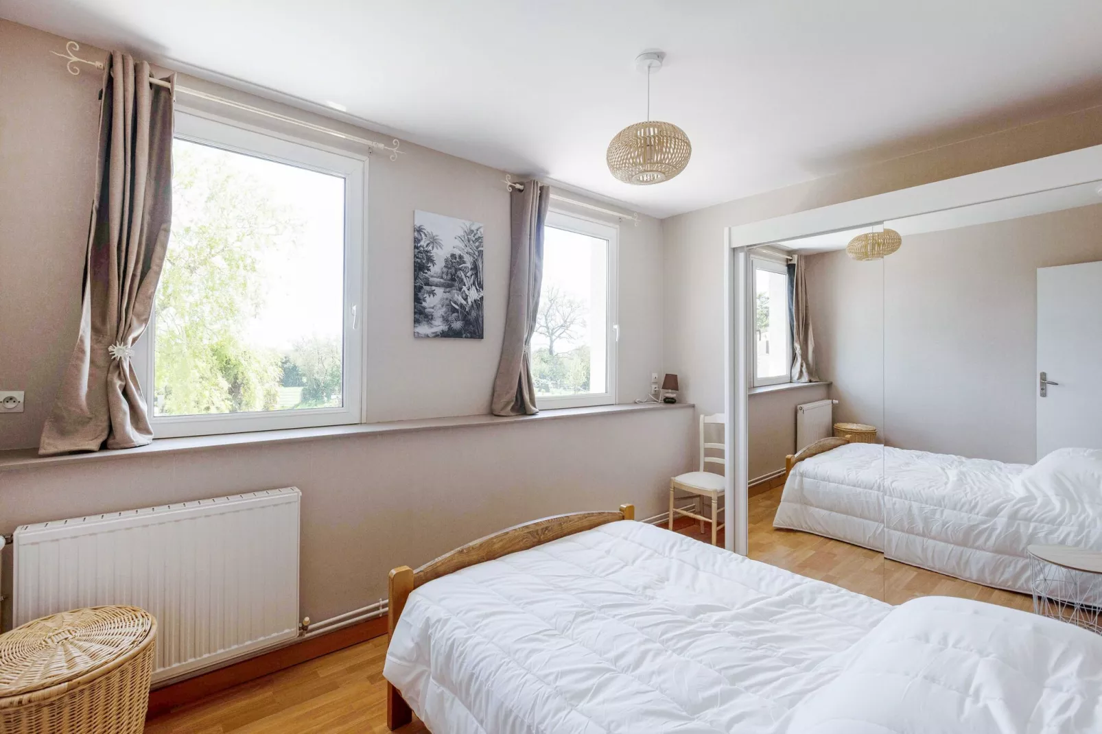 MAISON LEBLOND/MONTAIGU-Bedroom