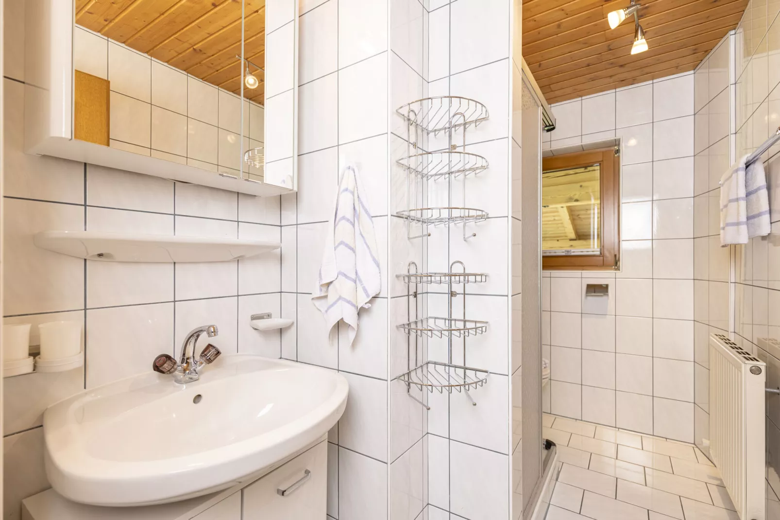 Apartment Zillertalblick-Badezimmer