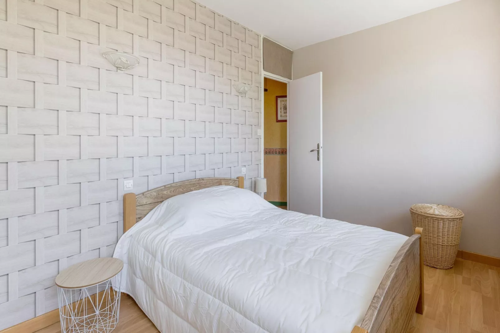MAISON LEBLOND/MONTAIGU-Bedroom