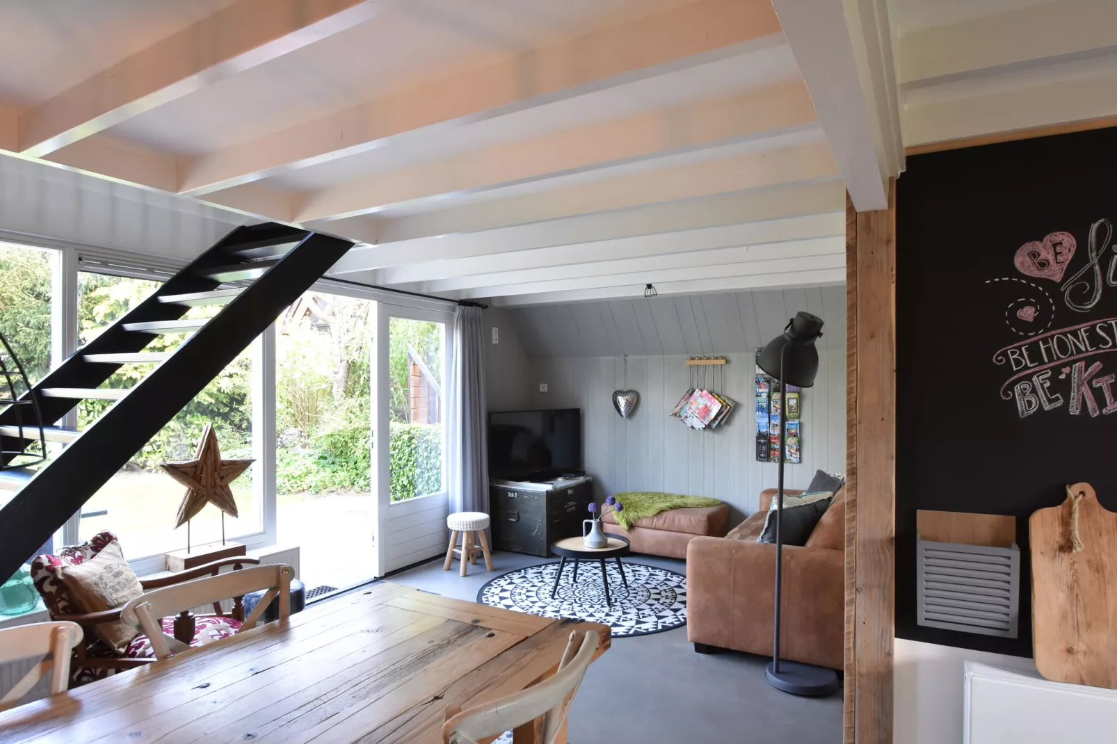 Another Day in Paradise-Living room