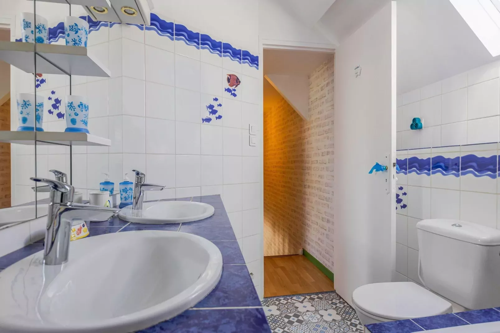 MAISON LEBLOND/MONTAIGU-Bathroom