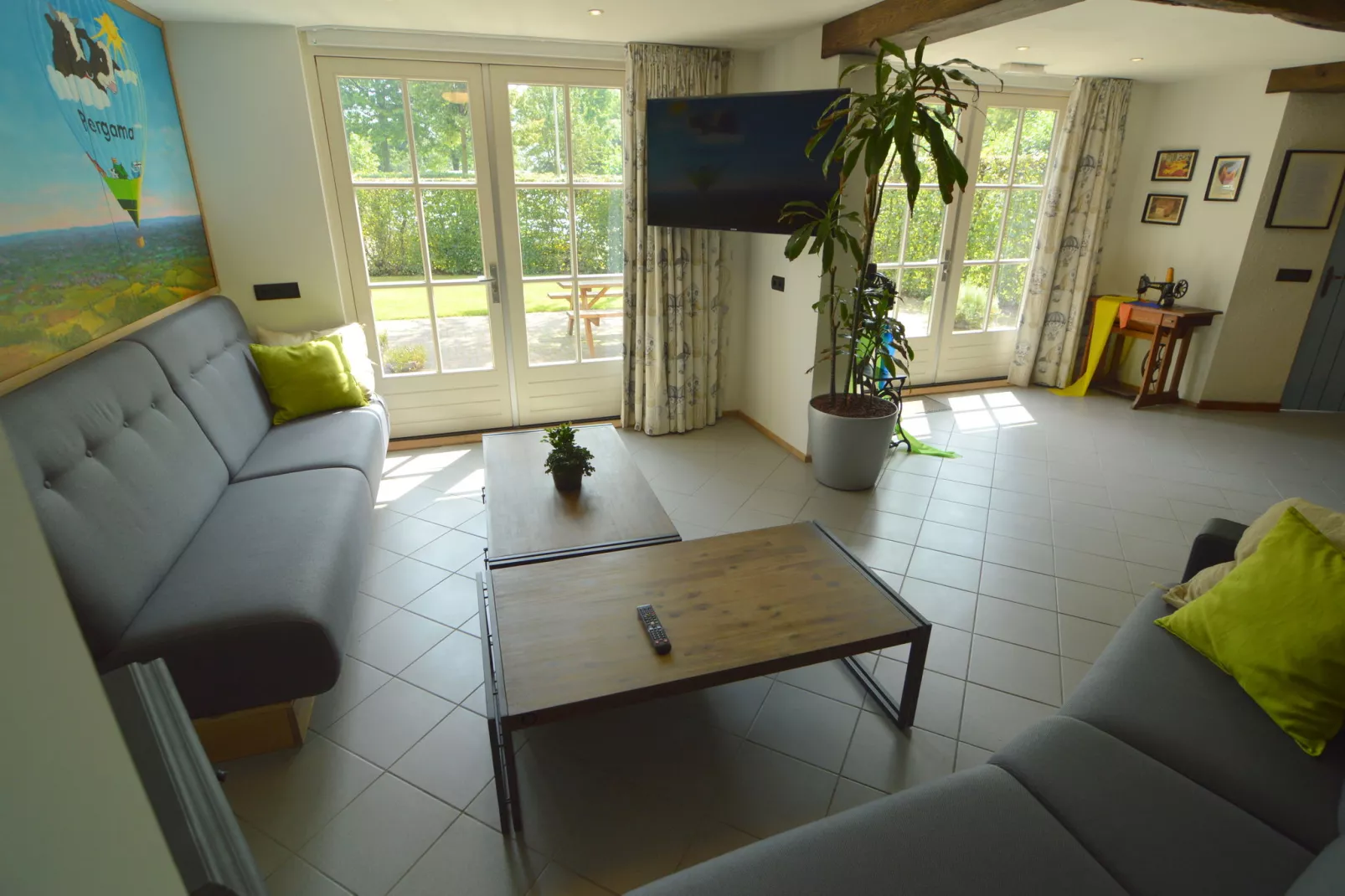 Tramutana-Living room
