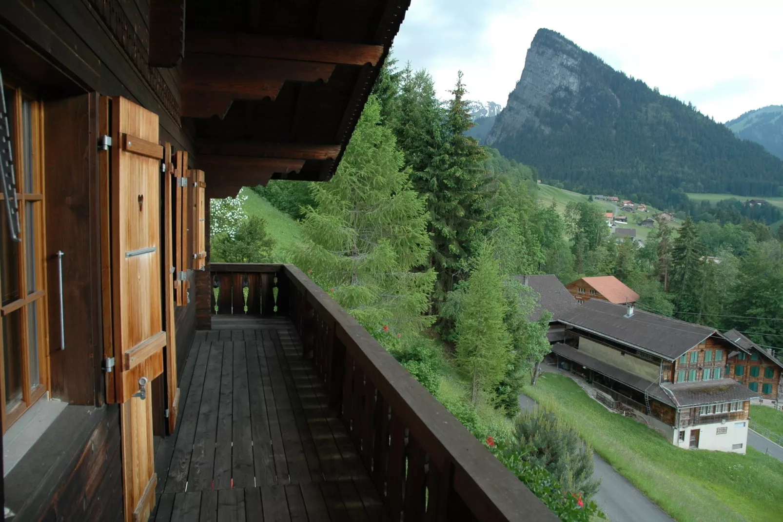 Chalet Chützli-Terrace balcony