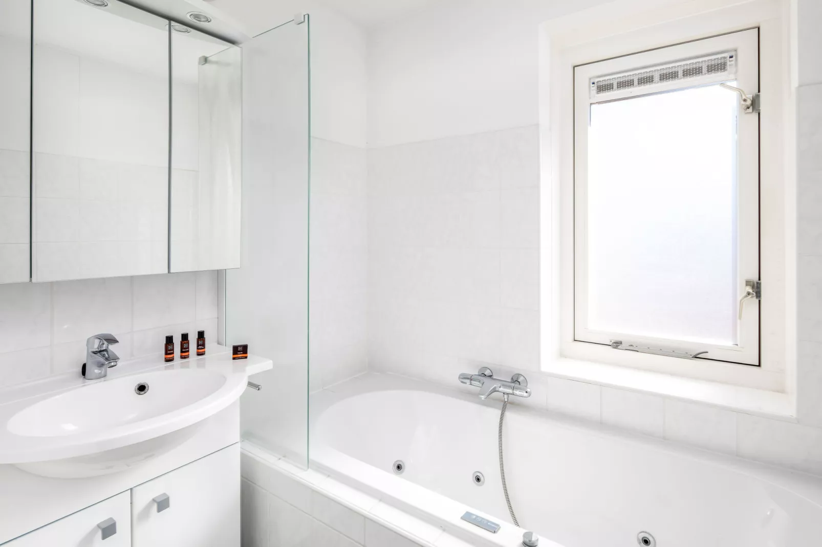 Aquadelta 30-Bathroom