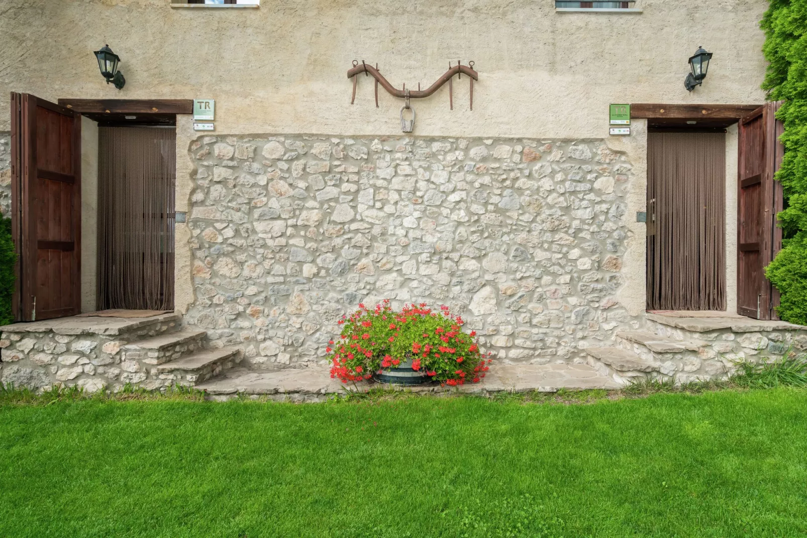Casa Espunyes-Gardens summer