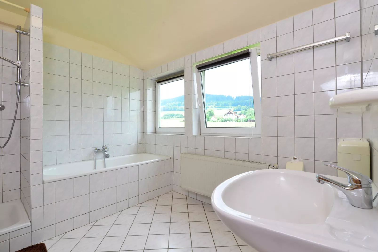 Sauerland - Diemelsee-Bathroom