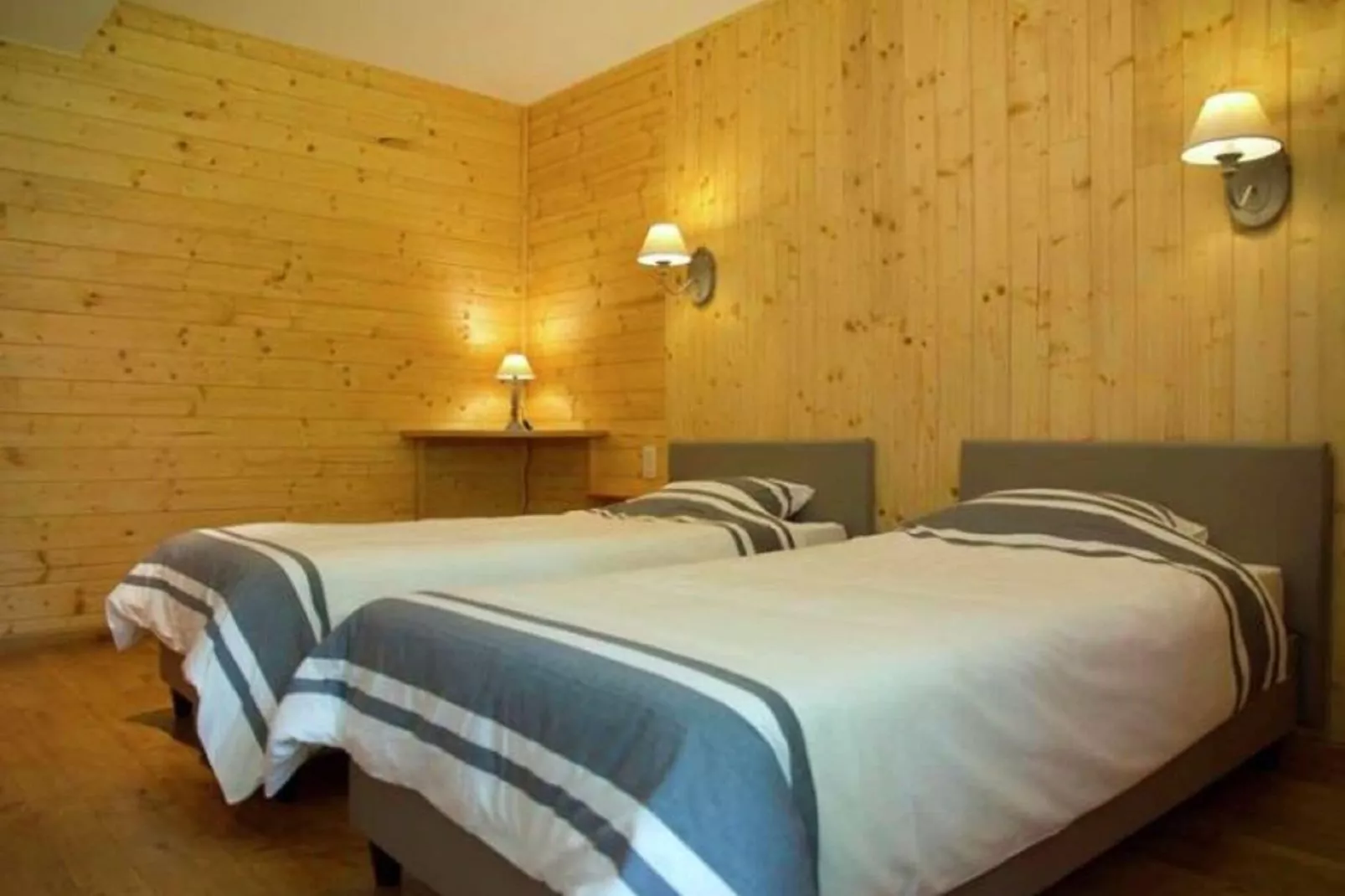 Gite de Froidcour-Schlafzimmer