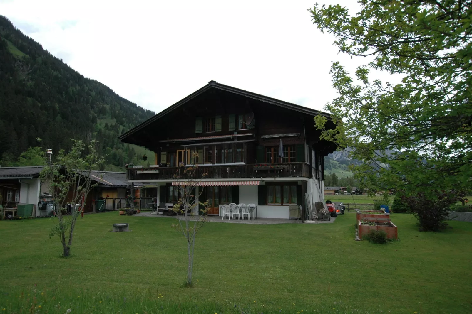 Appartement Salvisberg-Gardens summer