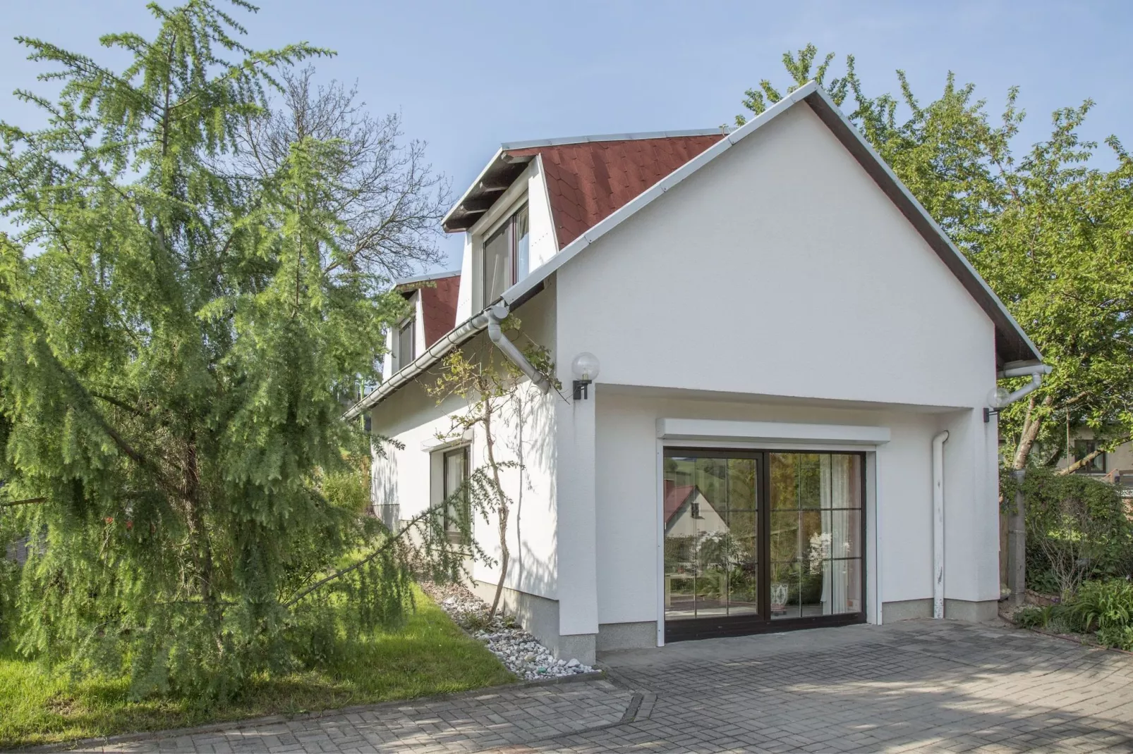 Am Sandberg-Exterior summer