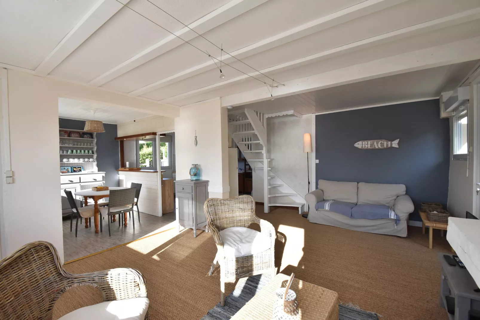 Malerisches Ferienhaus in Fermanville in Meeresnähe-Wohnzimmer