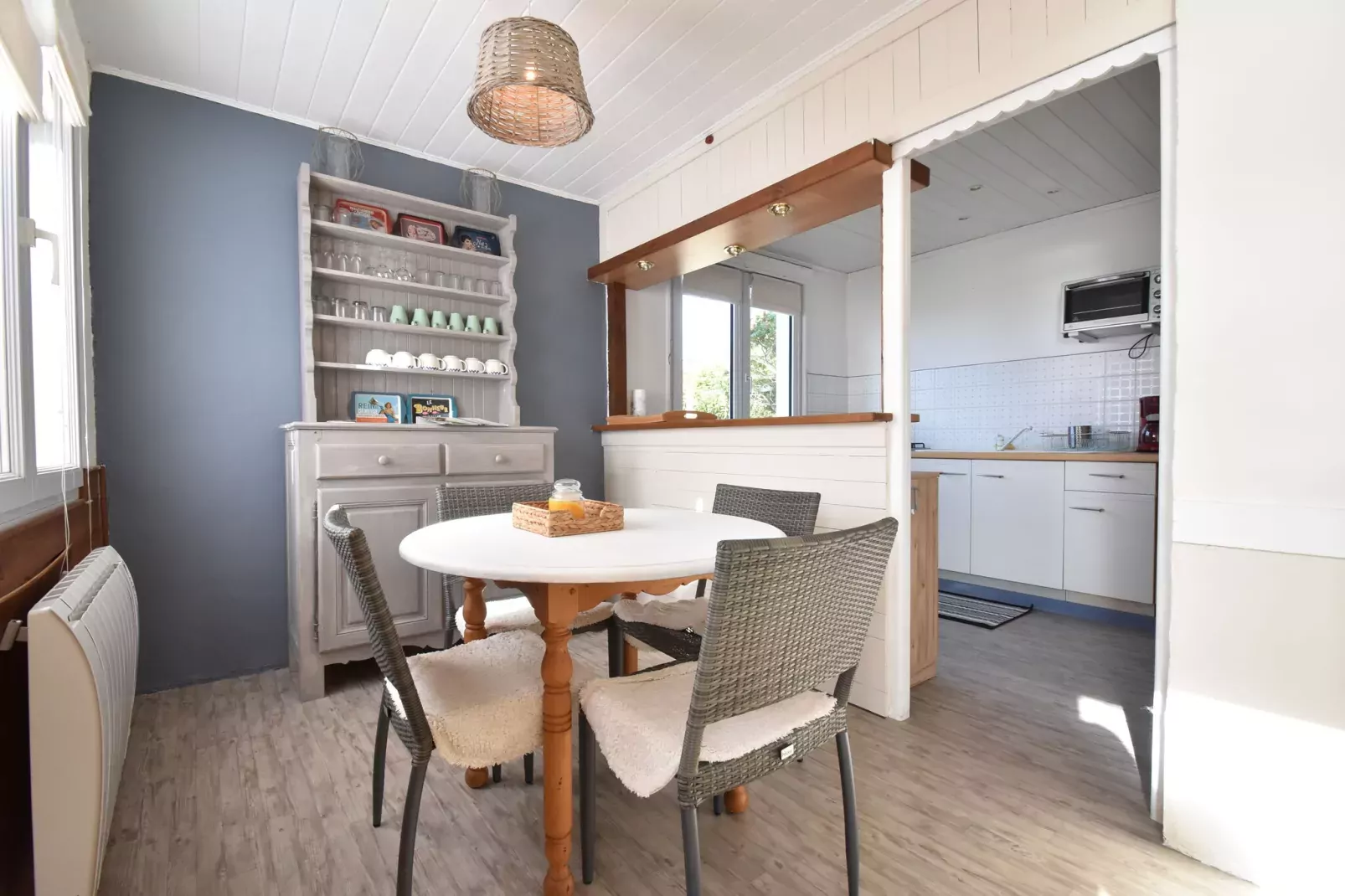 Malerisches Ferienhaus in Fermanville in Meeresnähe-Esszimmer