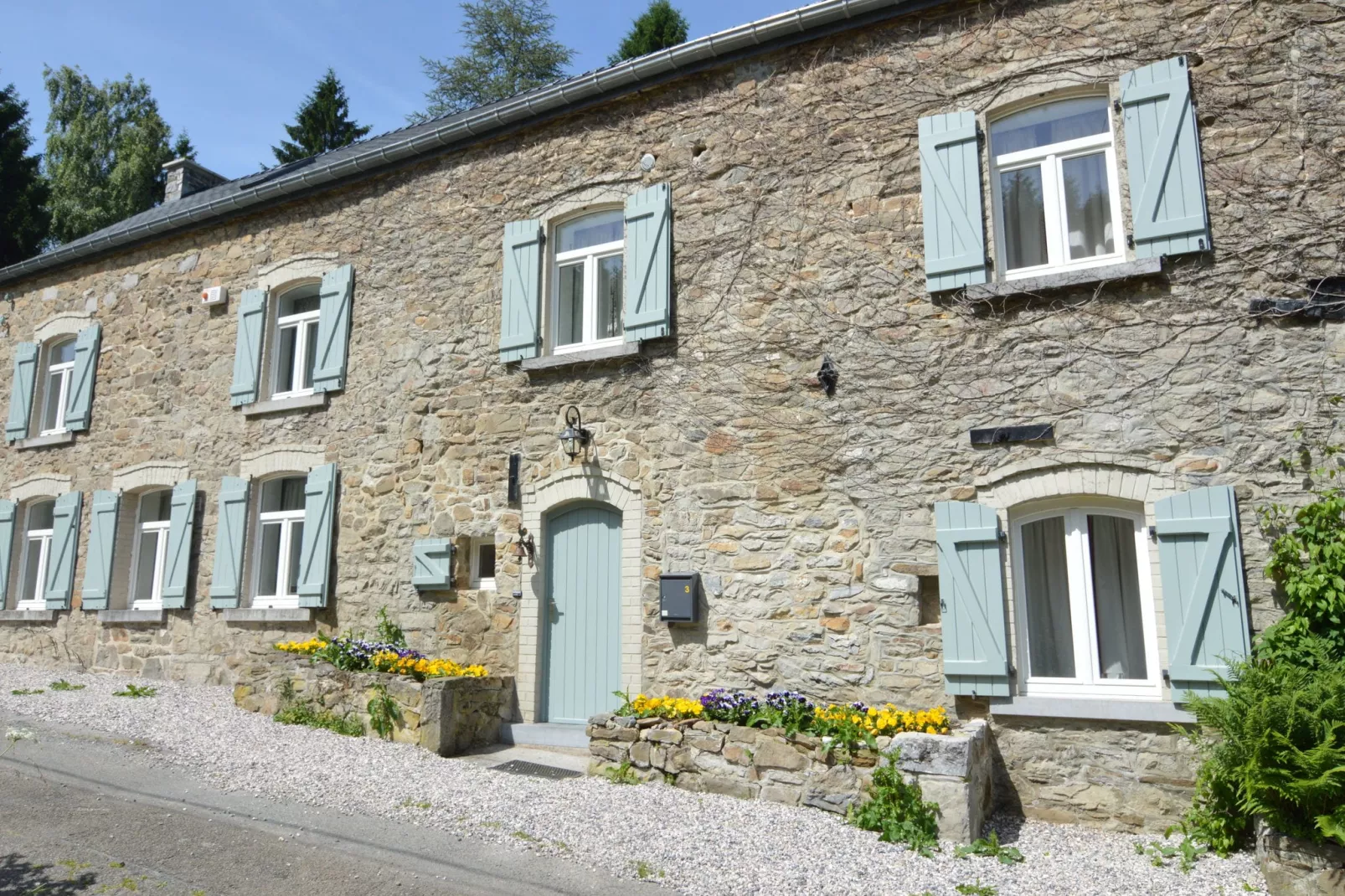 Les Herbes de Maredsous-Exterior summer