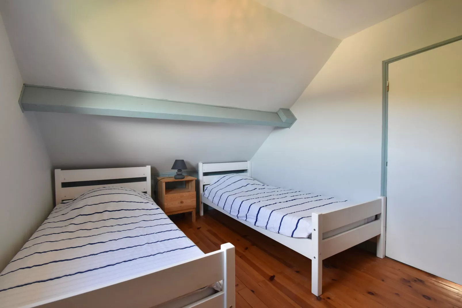 Malerisches Ferienhaus in Fermanville in Meeresnähe-Schlafzimmer