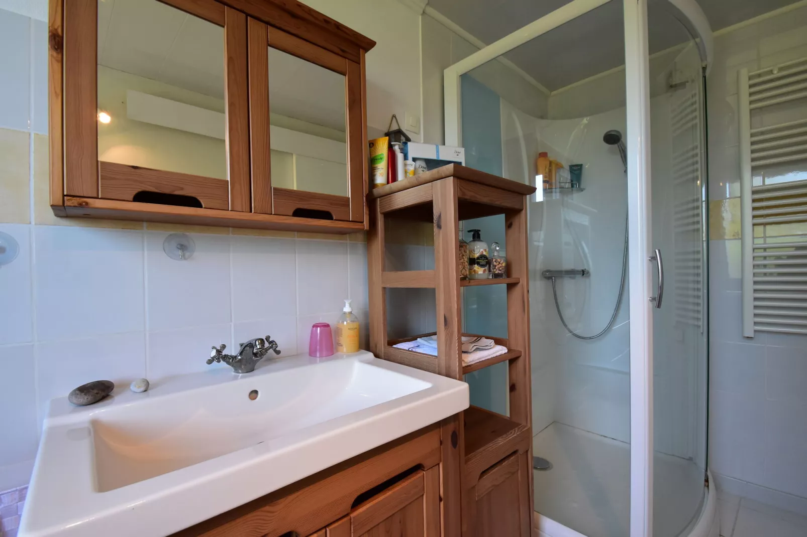 Malerisches Ferienhaus in Fermanville in Meeresnähe-Badezimmer