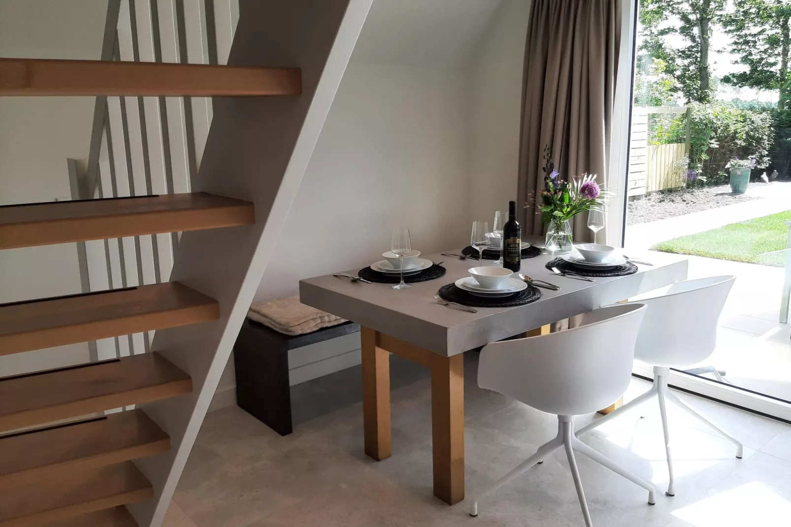 Vakantiehuis DJEZ-Dining room