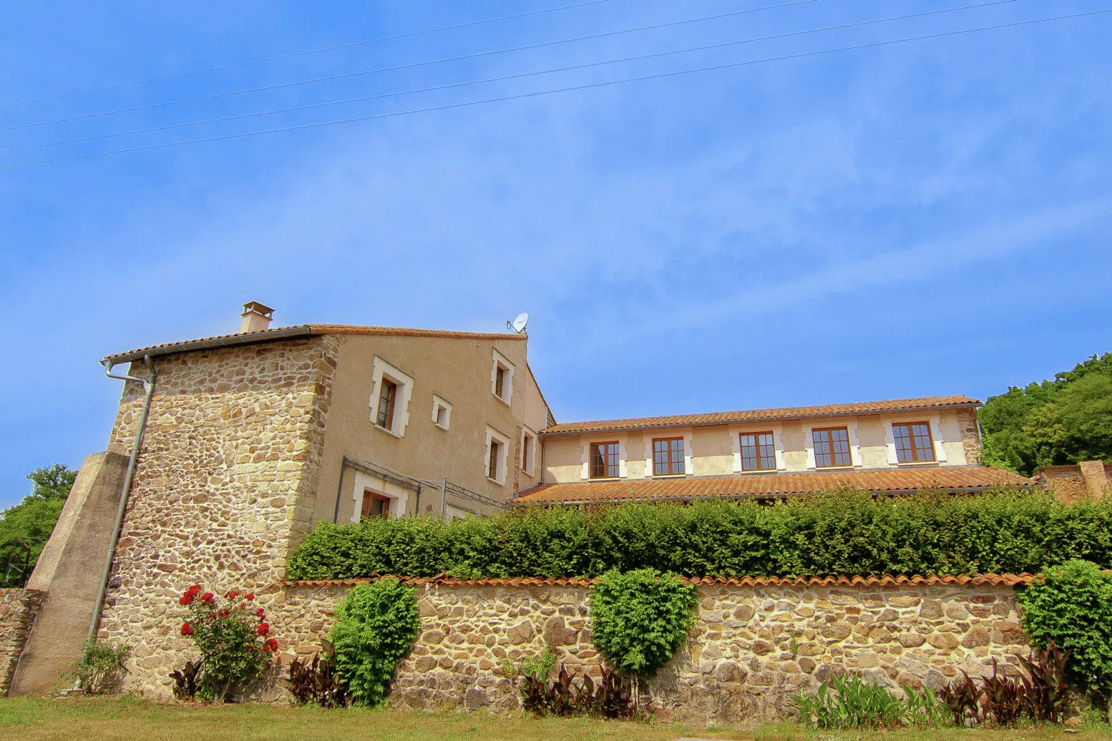 Le Castel-Exterior summer