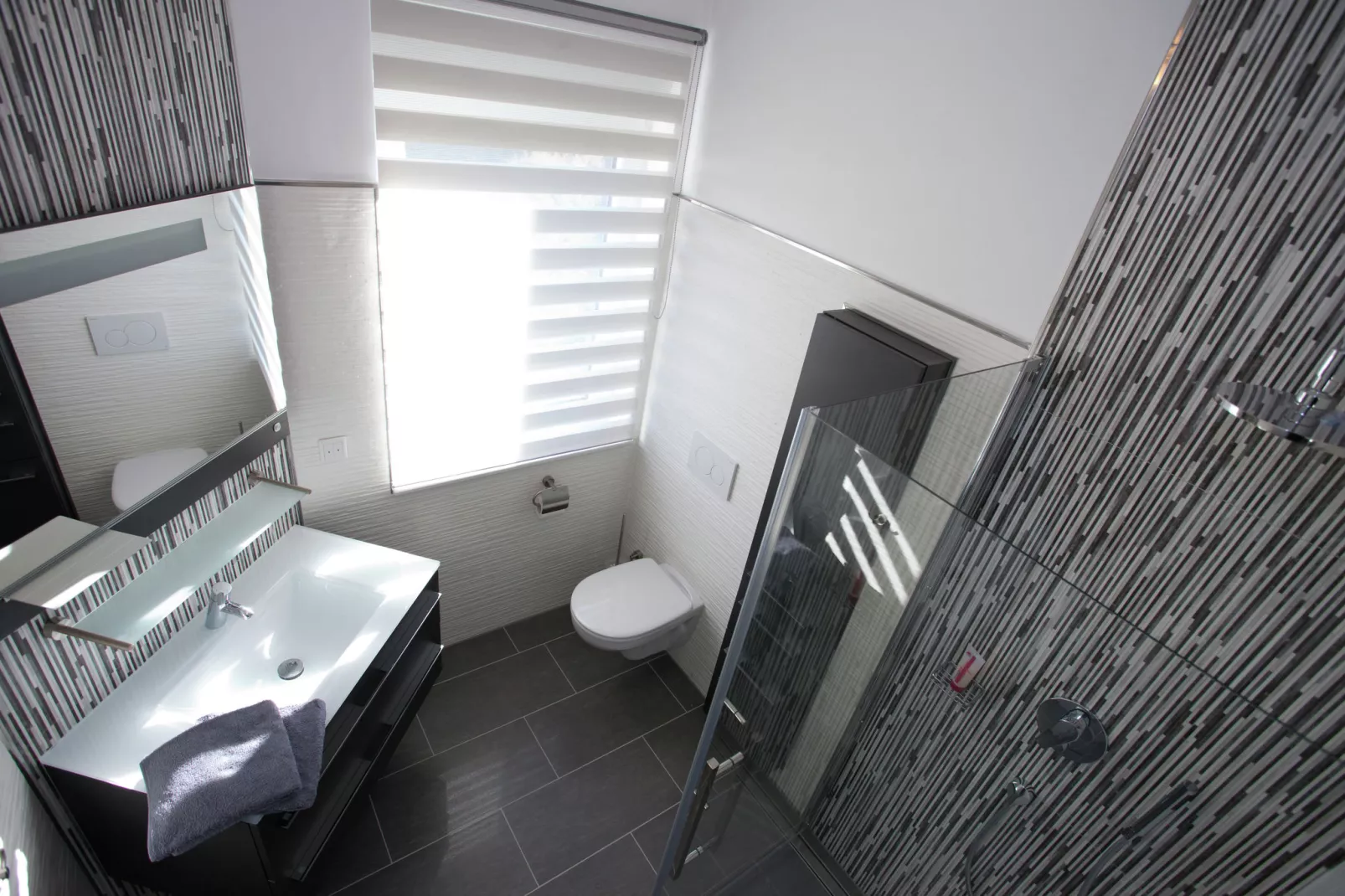 Sonnenschein-Bathroom